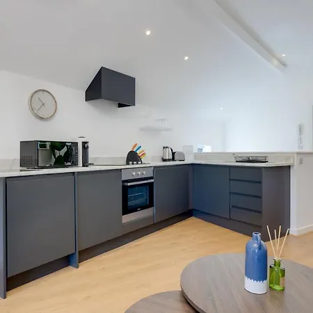 Ultra Luxe 2 Bedroom Near Beach, Centre & Peasholm Park * 斯卡伯勒